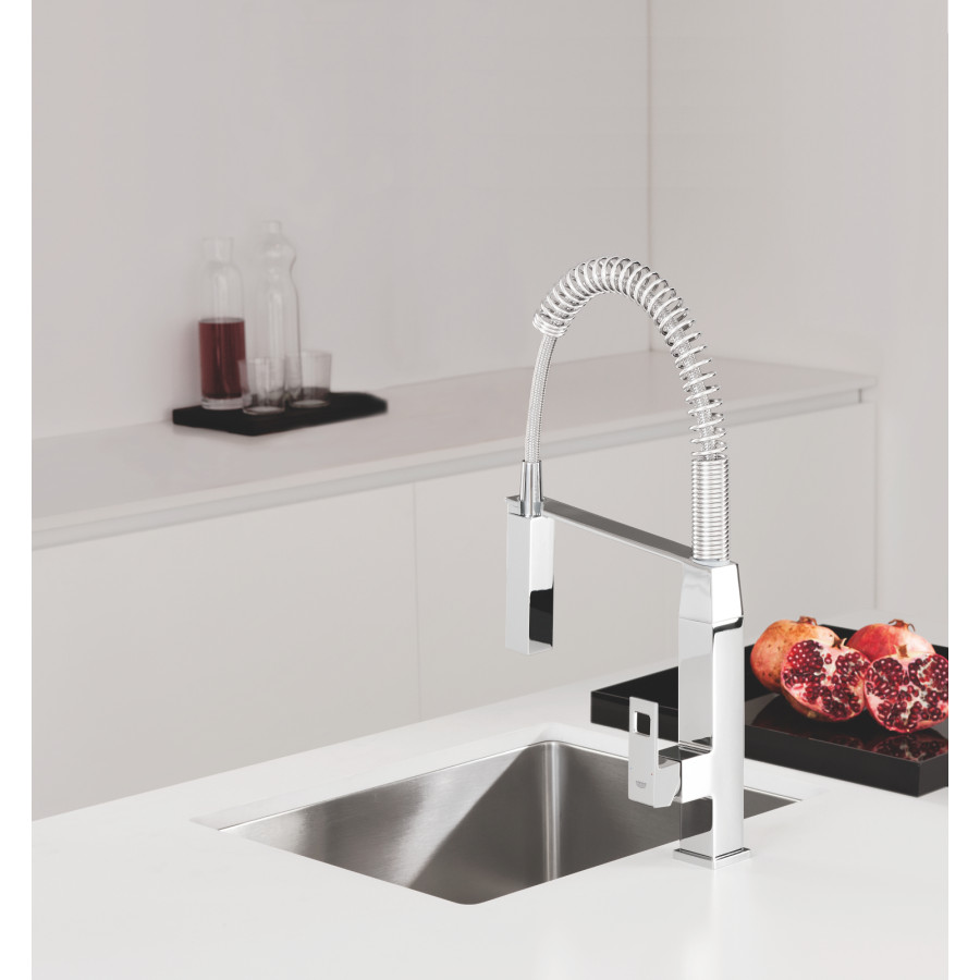 Смеситель для кухни с гибким изливом Grohe Eurocube (31395000)