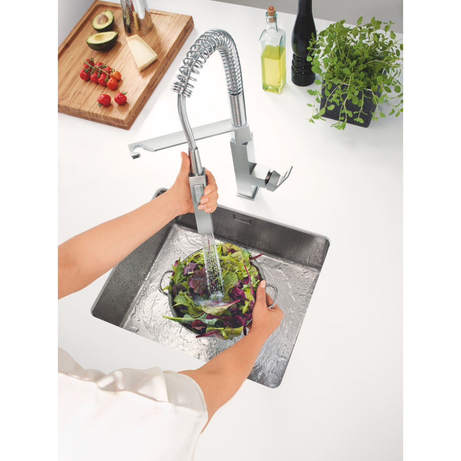 Смеситель для кухни с гибким изливом Grohe Eurocube (31395DC0)