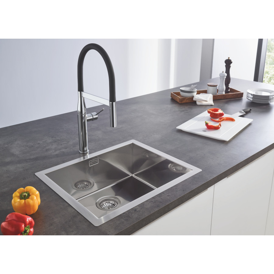 Смеситель для кухни с гибким изливом Grohe Essence New (30294000)