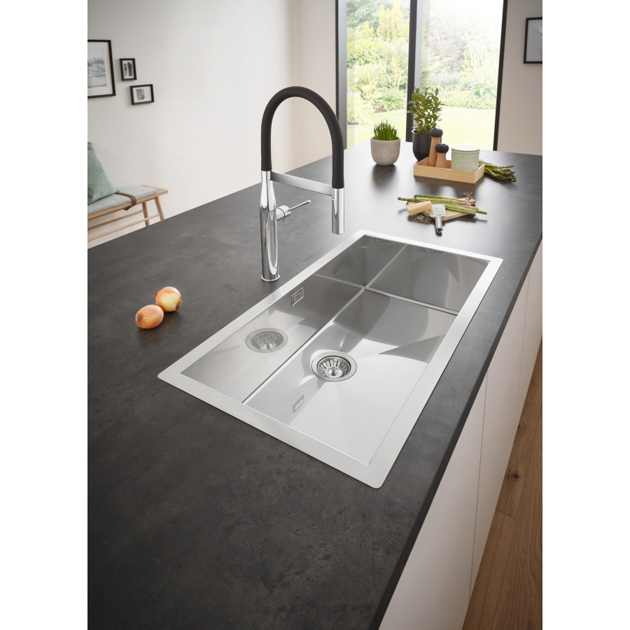 Смеситель для кухни с гибким изливом Grohe Essence New (30294000)