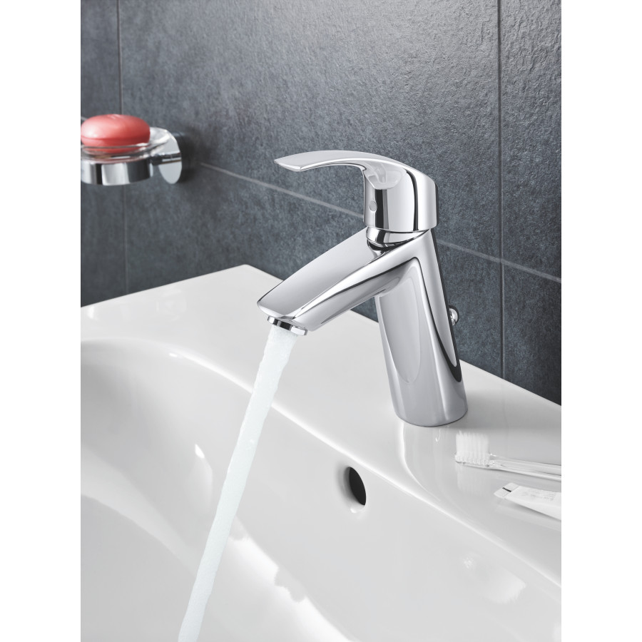 Смеситель для раковины M-размера Grohe Eurosmart (23322001)