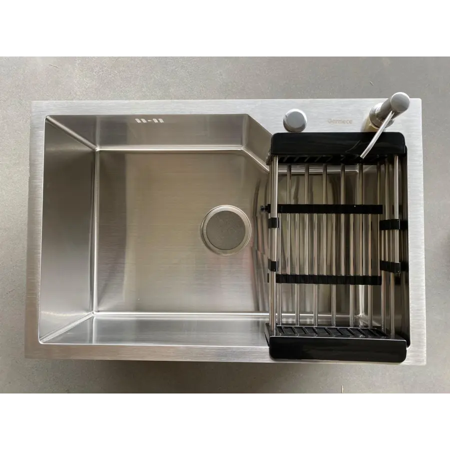 Кухонная мойка Platinum Handmade 65 * 43/220 3,0 / 1,5 мм корзина и дозатор в комплекте