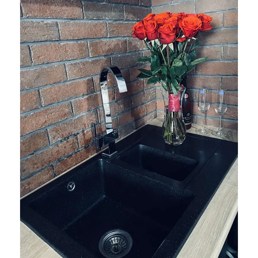 Гранітна мийка для кухні Valetti Europe модель №30 чорна 79*50
