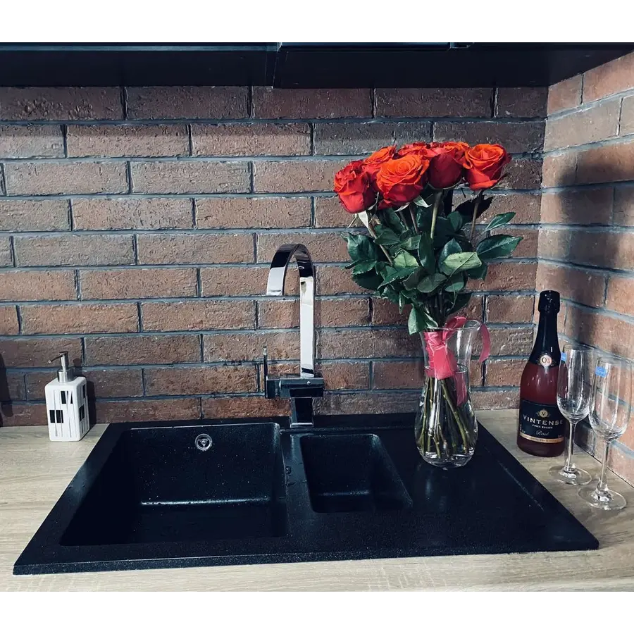 Гранітна мийка для кухні Valetti Europe модель №30 чорна 79*50