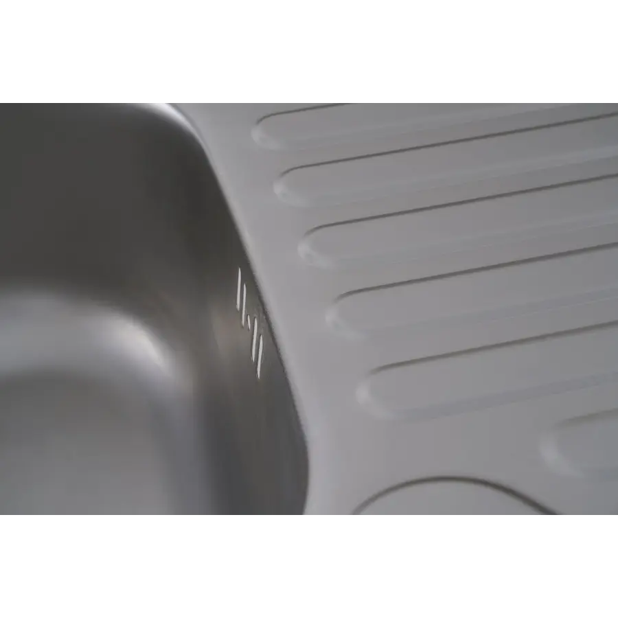 Кухонна мийка з нержавіючої сталі Platinum САТИН 6642 (0,8/180 мм)