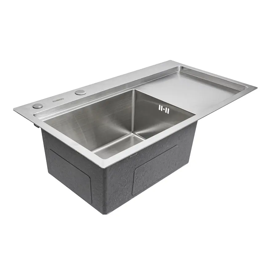 Кухонна мийка Platinum Handmade 780х430х220 L (товщина 3,0/1,5 мм корзина та дозатор в комплекті)