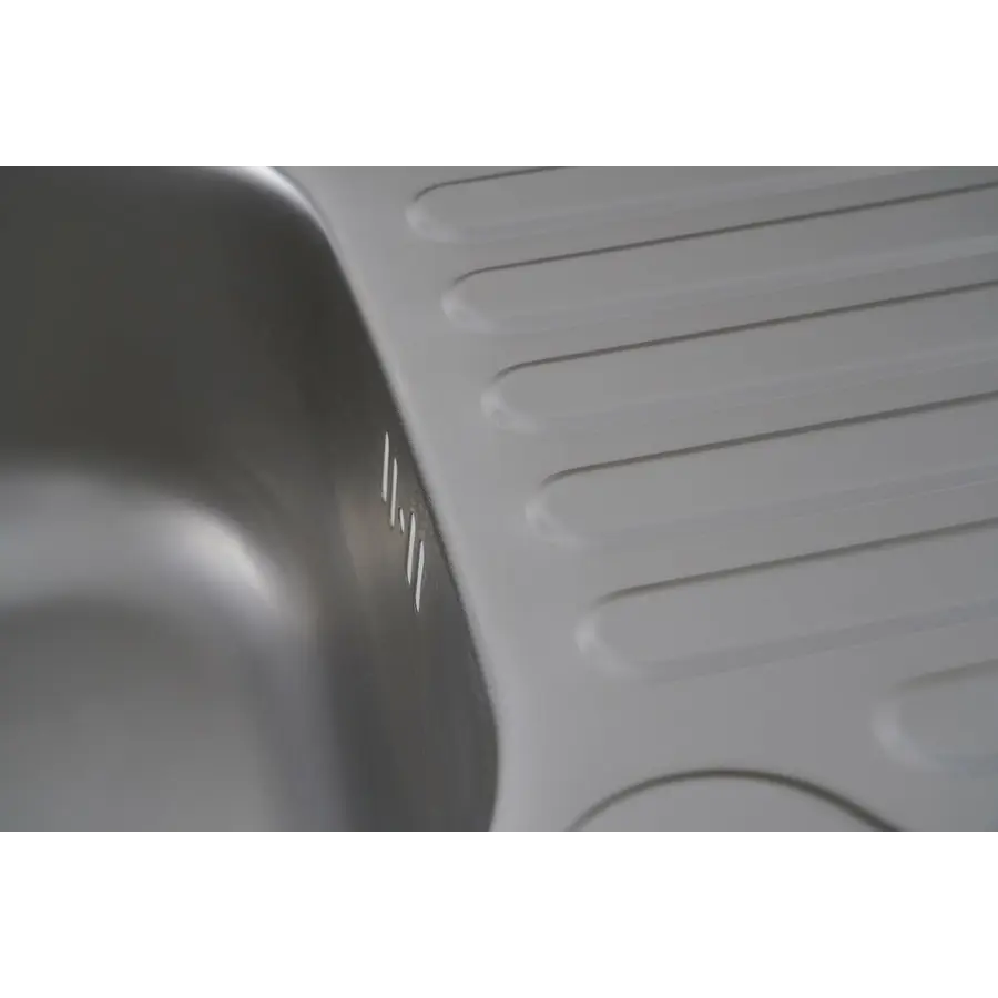 Кухонная мойка из нержавеющей стали Valeso САТИН 6642 (0,8/180 мм)