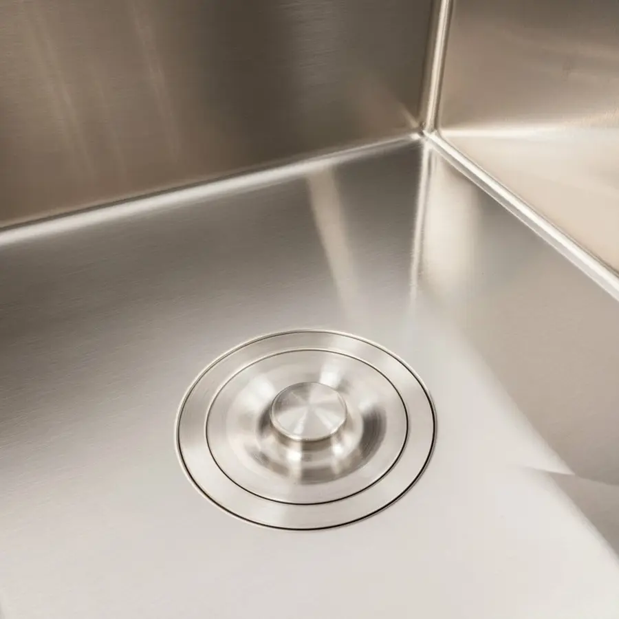 Кухонна мийка CM 65*50 L нержавійка VALESO Handmade (круглий сифон 3.0/0.8)