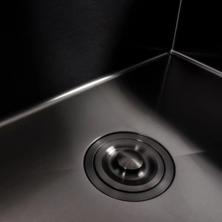 Кухонна мийка PVD чорна 65*45 Valeso Handmade (сифон круглий, 3,0/0,8)