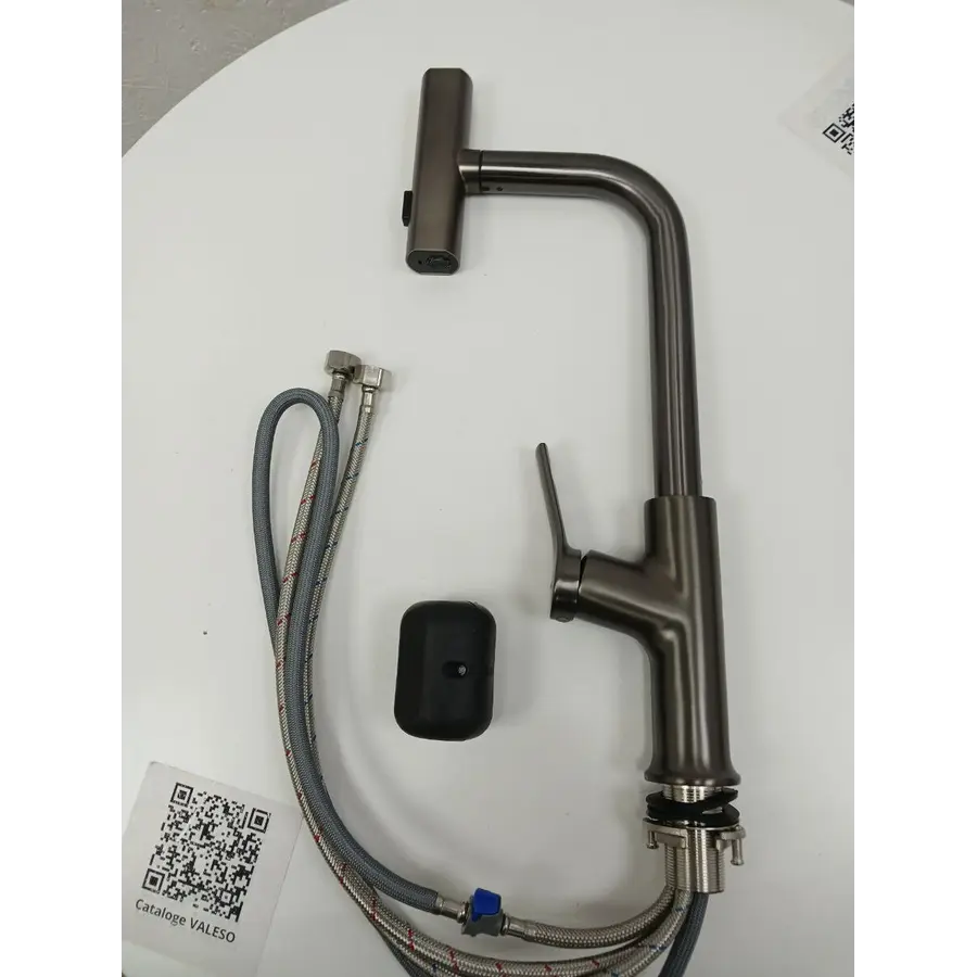 Смеситель кухонный с поворотным аэратором VALESO TH37 PVD черный