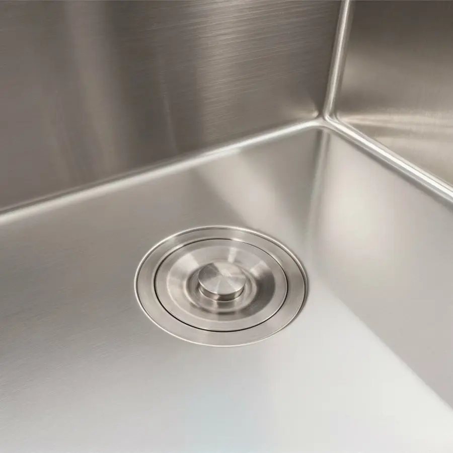 Кухонная мойка 50*50 нержавейка Valeso Handmade (сифон круглый, 2,0/0,5)