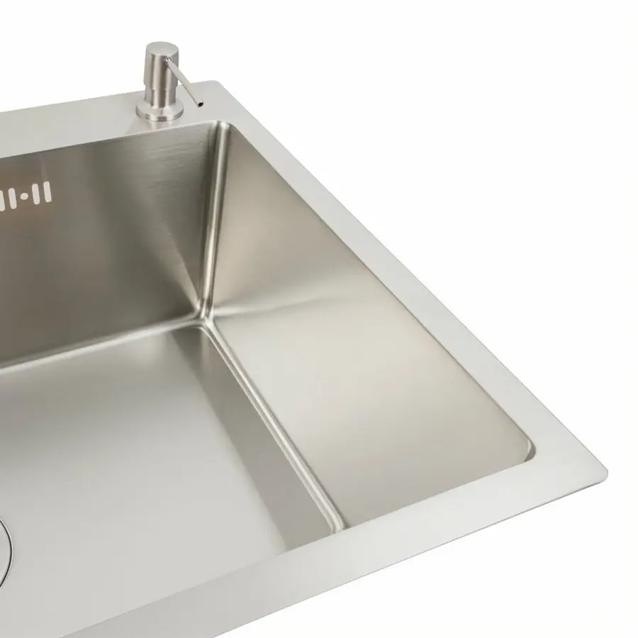 Кухонная мойка VALESO Handmade 70*50 нержавейка (сифон круглый, 3,0/0,8)