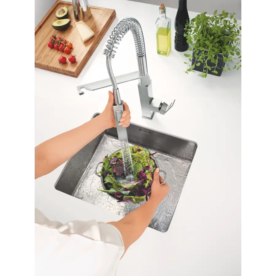 Змішувач для кухні з гнучким виливом Grohe Eurocube (31395DC0)