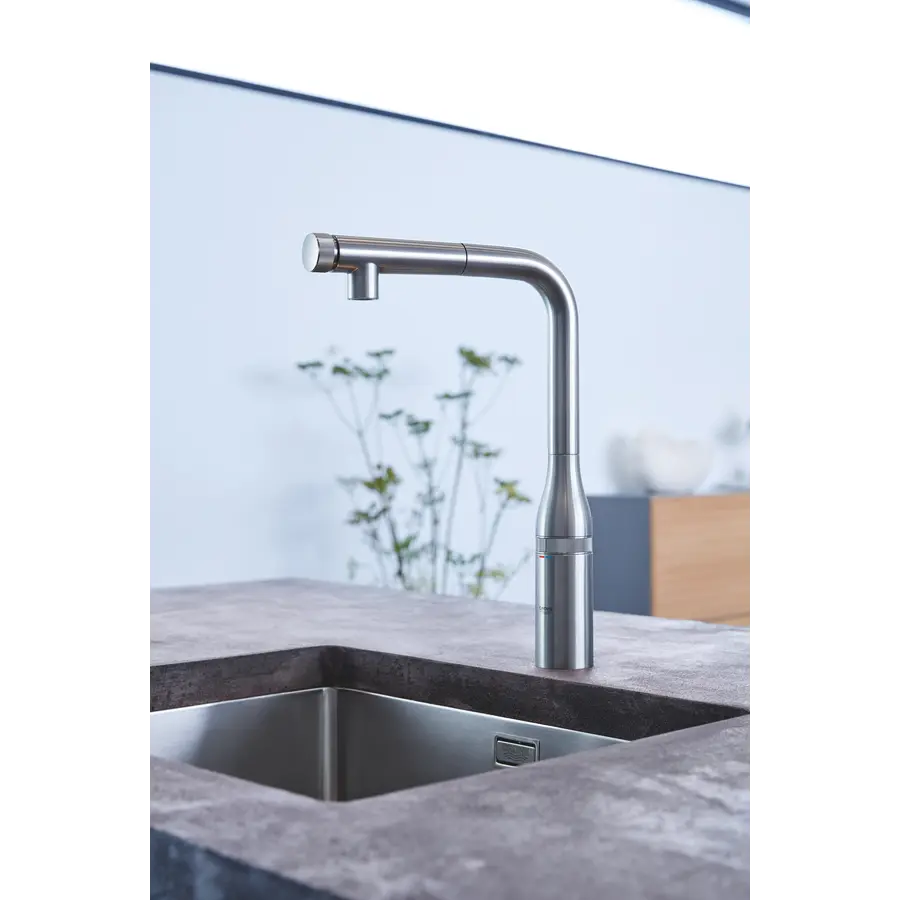Змішувач для кухні з висувним виливом Grohe Essence SmartControl (31615DC0)