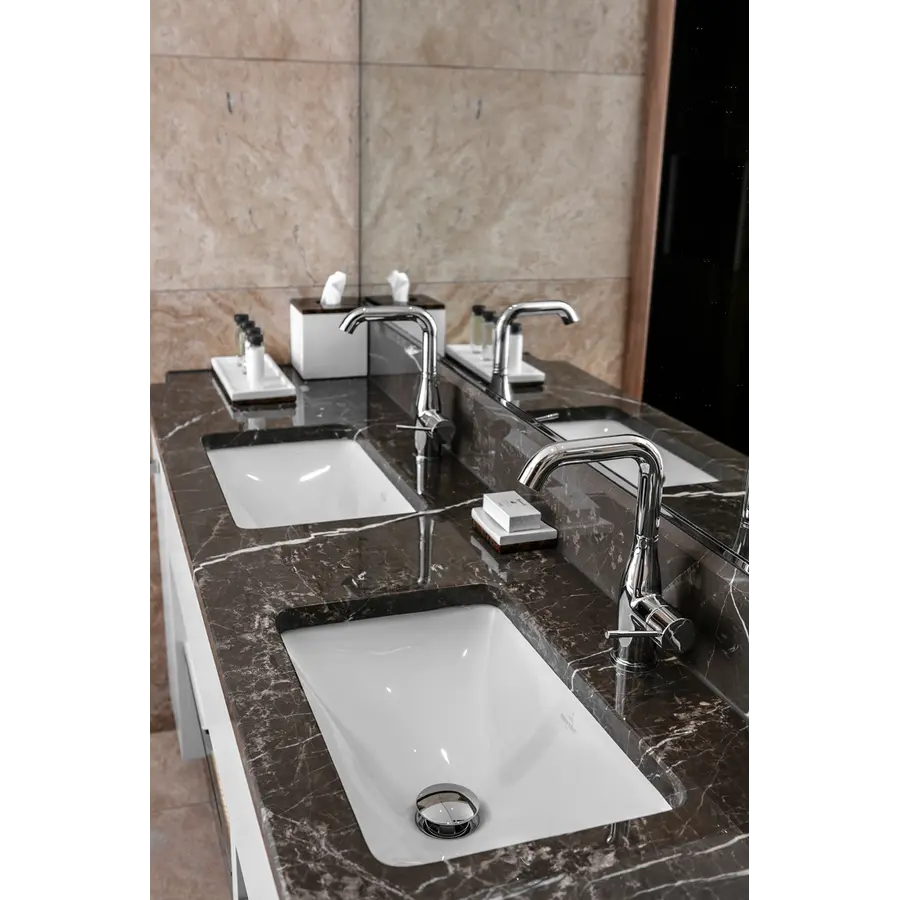 Змішувач для раковини L-розміру Grohe Essence New (23541001)