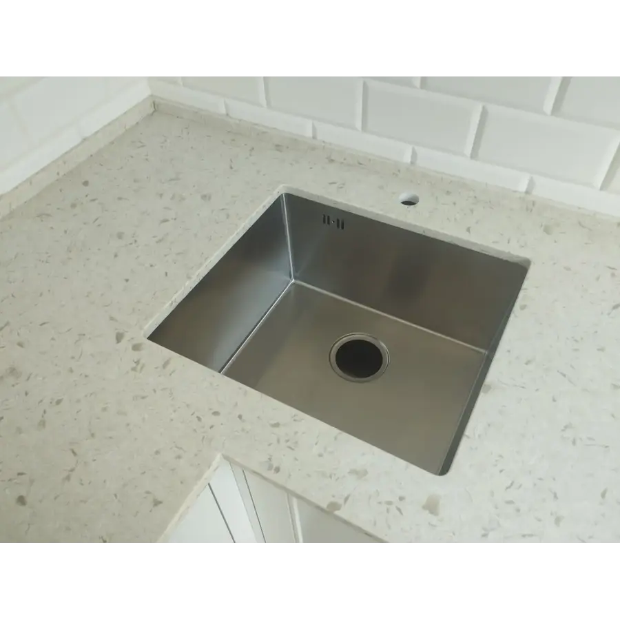 Мийка кухонна з нержавіючої сталі 50 см під стільницю 1.5 мм Nett NS-5045