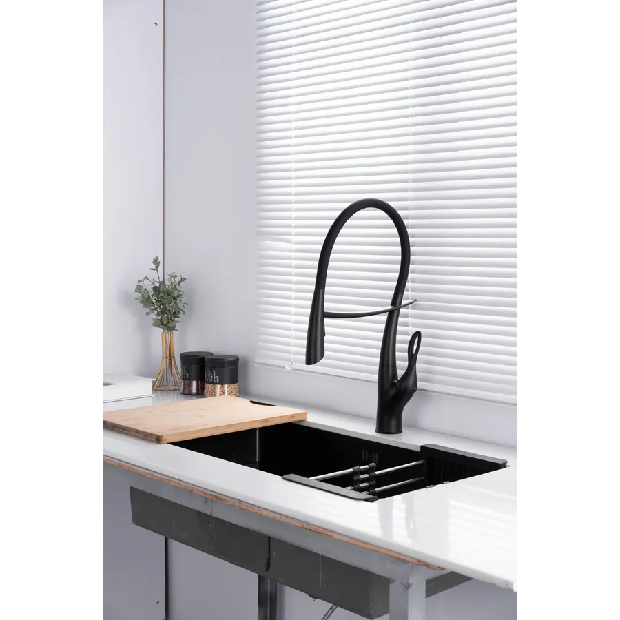 Чорний змішувач для кухні з гнучким виливом Nett SWB-52