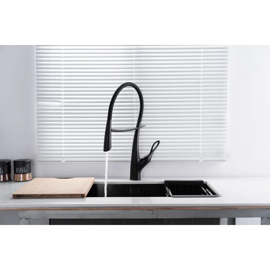 Чорний змішувач для кухні з гнучким виливом Nett SWB-52