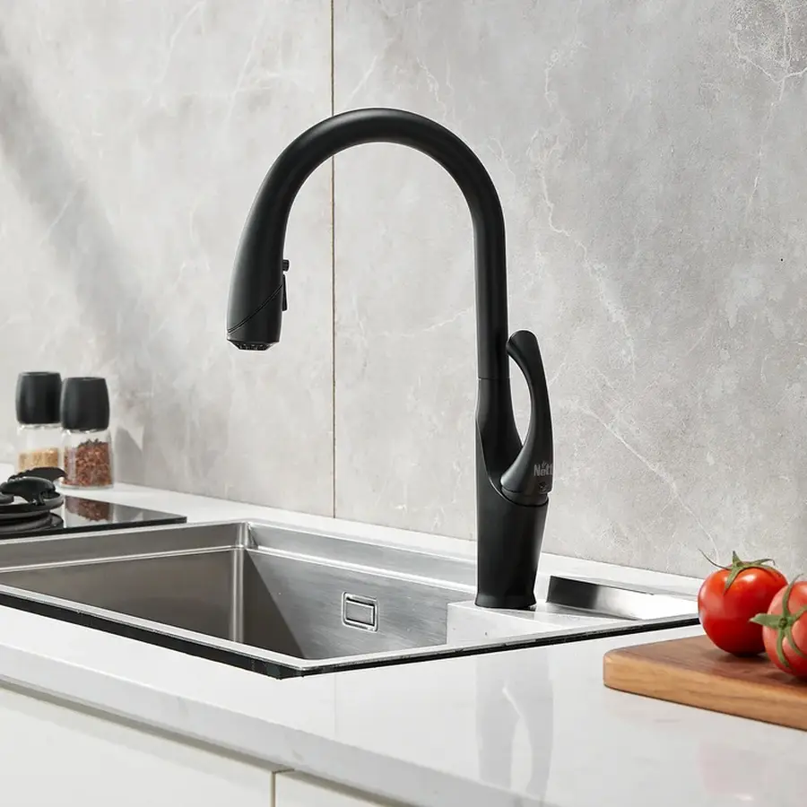 Кухонний змішувач для кухні чорний з висувним виливом "Лебідь" Nett SBB-435
