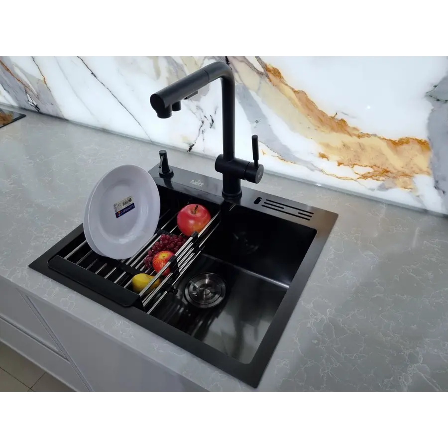 Змішувач чорний для кухні з висувним виливом Nett FBL-34