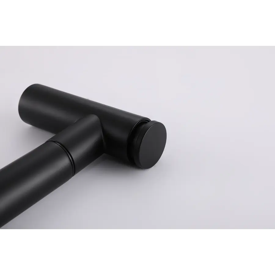 Чорний змішувач для кухні з висувним виливом Nett FBB-44